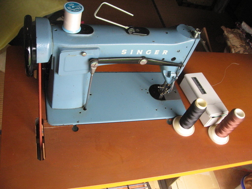 シンガー工業用ミシン　　代理出品です。