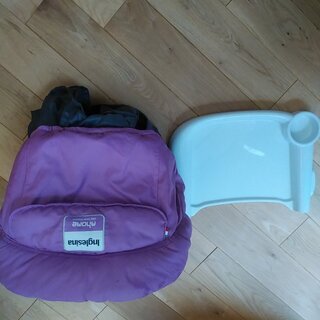 Inglesina テーブルチェア　フクシア(５FUX)　美品です