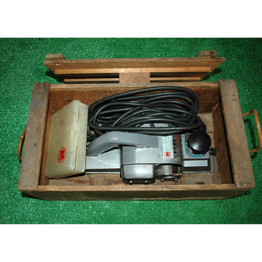 マキタ電気カンナ1800(工具）