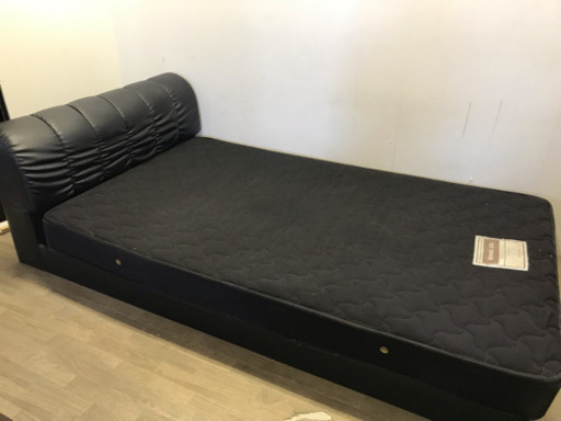 060600☆セミダブルベッド☆