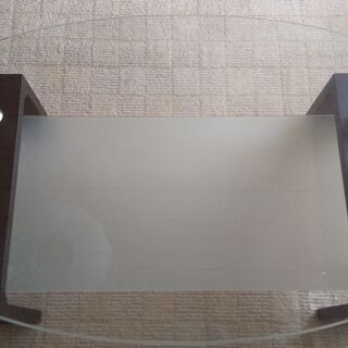 美品～おしゃれなガラステーブル￣