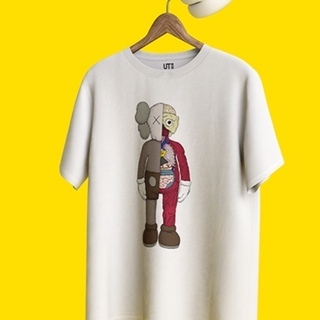 ユニクロ　2019年物　KAWS  未使用品　メンズXL