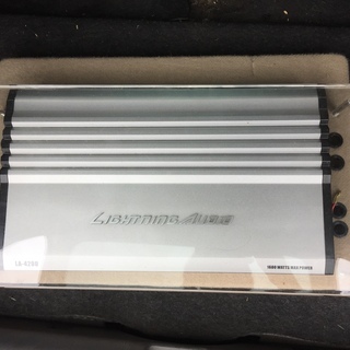 ライトニングオーディオ　アンプ　LA-4200