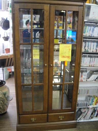 2ドアコレクションボード　フリーボード　飾棚　カップボード　キャビネット　ガラス棚　ダウンライト付き