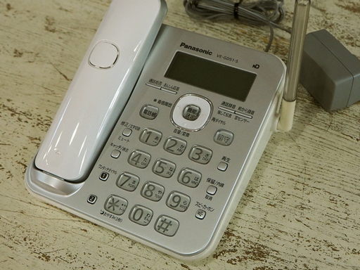 ◆Panasonic　パナソニック　コードレス電話機　VE-GD51D　KX-FKD351　シルバー 親機◆
