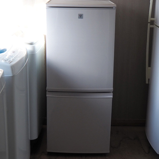 2016年製 美品 SHARP（シャープ） 高濃度プラズマクラスター7000 左右つけかえどっちもドア 137L 2ドア冷蔵庫【SJ-PD14B】◆