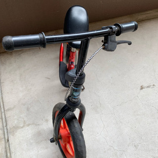 カーズのペダルなし自転車の画像