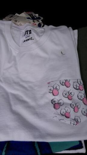 カウズUNIQLOTシャツ(L)