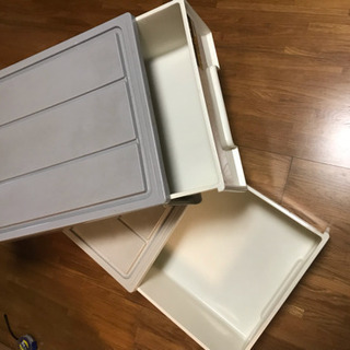 引き出し衣類ケース2個の画像