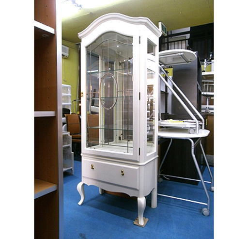 札幌【アンティーク風 白いコレクションケース 2灯】幅75cm 照明付き ホワイト/白 キュリオケース コレクションボード ケビント風  本郷通店