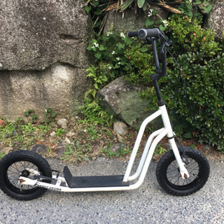 大人も十分乗れるキックスクーター
