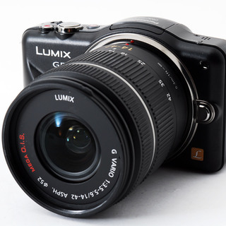 パナソニック Lumix DMC-GF3 ブラック レンズキット★極上美品★手軽でも高機能 ♪8GB新品SDカード付き！