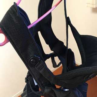 【差し上げます】BabyByorn（ベビービョルン） と CuddleMe（カドルミー）の画像