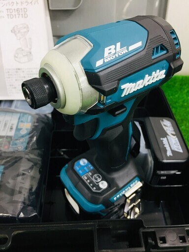 マキタ(Makita) 充電式インパクトドライバ(青) 14.4V 6Ah バッテリ2本・充電器・ケース付 TD161DRGX【リライズ野田愛宕店】【店頭引取限定】【未使用品】１点限り早い者勝ち！