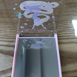 折り畳みミラーの画像