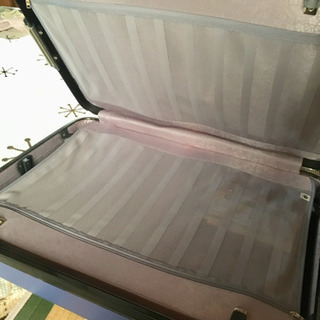 スーツケース 貰って下さい。の画像