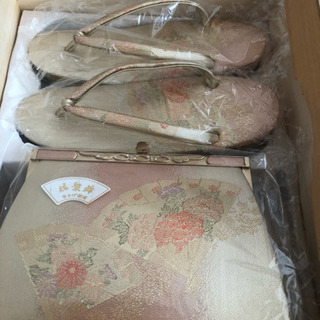 草履とバッグの画像