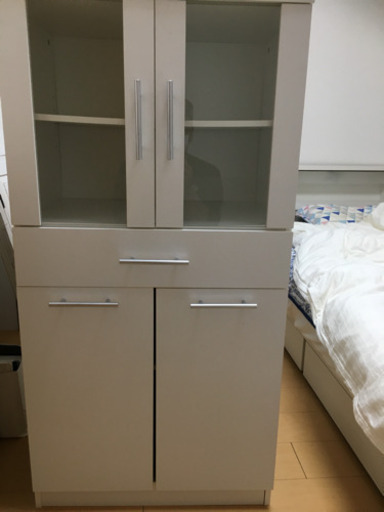 小さい食器棚