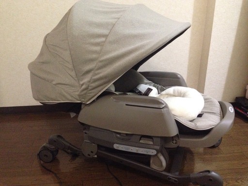 【美品！コンビ ホワイトレーベル ネムリラ AUTO SWING BEDi おやすみドーム EG】