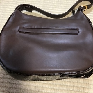 牛革ショルダーバッグ 新品の画像