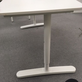 【残り1個】オフィステーブル（ホワイト）を売ります。の画像