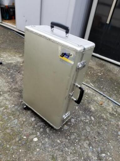 アルミ製トランク
