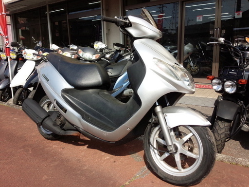 NO.2712　アドレス１１０　シャッターキー付き　２サイクルエンジン最終モデル　シルバー　☆彡