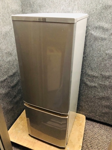 【受付中】送料無料 2018年購入品 2017年製 極美品 MITSUBISHI 三菱 2ドア冷蔵庫 MR-P17A 大容量で便利ドアポケット 耐熱トップテーブル 168L 家電、家具多数出品中です。 出品リストよりご覧ください。