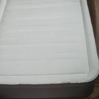 　インテックス(INTEX） 電動ポンプ内蔵 エアーベッド 　シ...