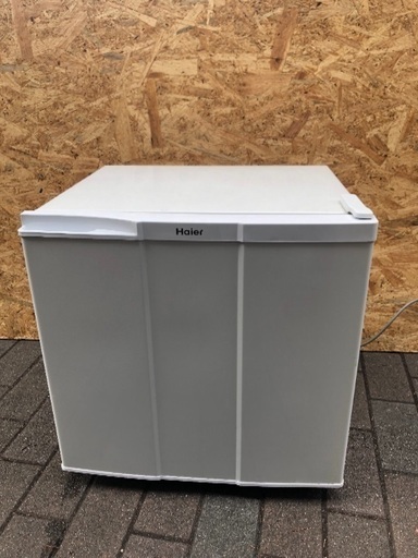 【受付中】美品 Haier/ハイアール 1ドア冷蔵庫◆40L◆JR-N40C◆ホワイト コンパクト ミニ冷蔵庫 電気冷蔵庫 小型冷蔵庫  家電、家具多数出品中です。 出品リストよりご覧ください。