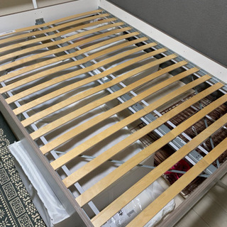 IKEA ダブルベッドフレーム[0円]