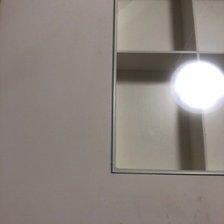 【譲り先決まりました】差し上げます 小物入れ付きテーブルの画像