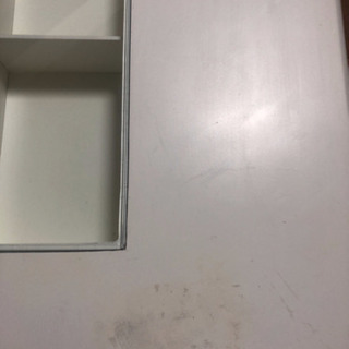 【譲り先決まりました】差し上げます 小物入れ付きテーブルの画像
