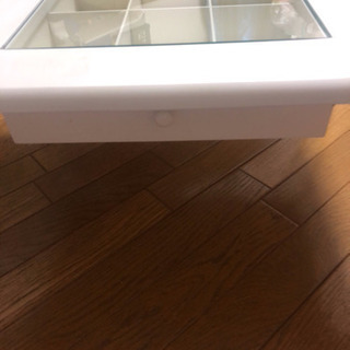 【譲り先決まりました】差し上げます 小物入れ付きテーブルの画像