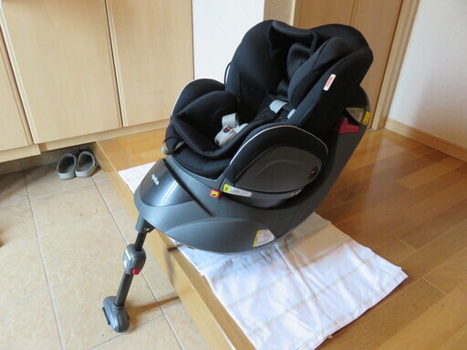 値下げしました！　美品！アップリカ　チャイルドシート　Fladea（フラディア）