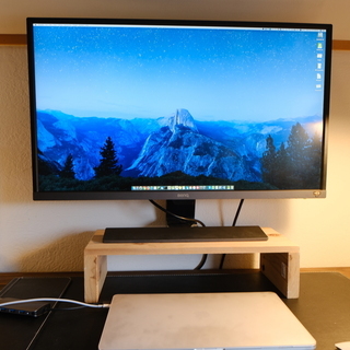 31.5インチ ４Kディスプレイ USB-C対応　ほぼ新品 値下げしました！ 31.5インチ 4Kディスプレイ USB-C対応 ほぼ新品 値下げしました！