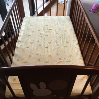 ベビーベッドの画像