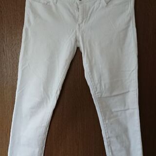 OLD NAVY 白のデニム‼️の画像