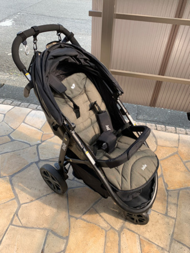 ベビーカー。KATOJI。3輪タイプ