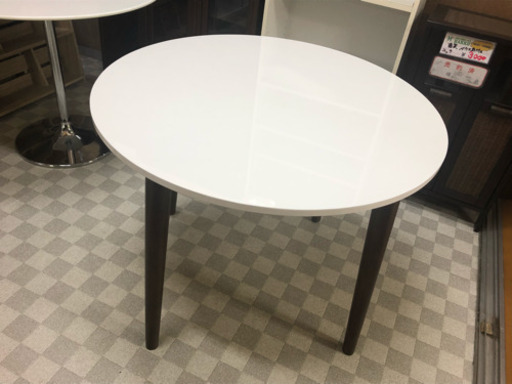 【リサイクルサービス八光　田上店　配達・設置OKダイニングテーブル　トリニータ　90　円形】