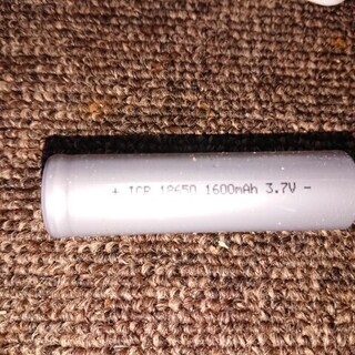 18650　リチウムイオンバッテリー 蓄電池　8個　中古品　充電OKの画像