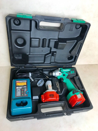 【美品】 マキタ makita 充電式インパクトドライバー M694D 動作確認済 12V 1.3A バッテリー2個付属 電動工具 DIY 電動 工具 コンパクト 中古品 宮城