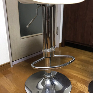 お買い得！モノトーンのカウンターチェア！2脚セット！の画像