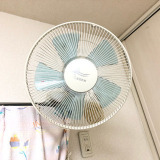 壁掛け扇風機