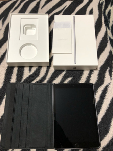 iPad6 Wi-Fi 32G グレイ 回転ケース付き