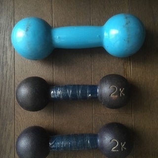 ダンベル2キロ 2個セット＋3キロダンベル
