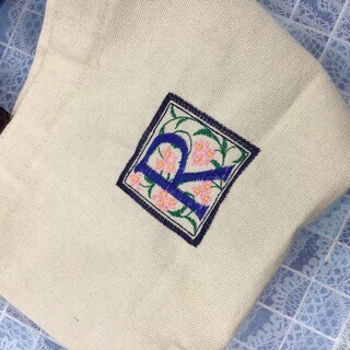 イニシャルトートバッグ
