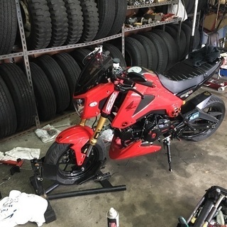 グロムを乗ってます。