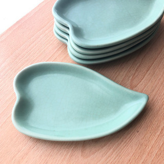 ベトナム食器 葉っぱの形のお皿5枚セット