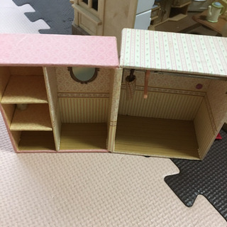 難あり中古の二階建てシルバニアセットお取り置き中の画像